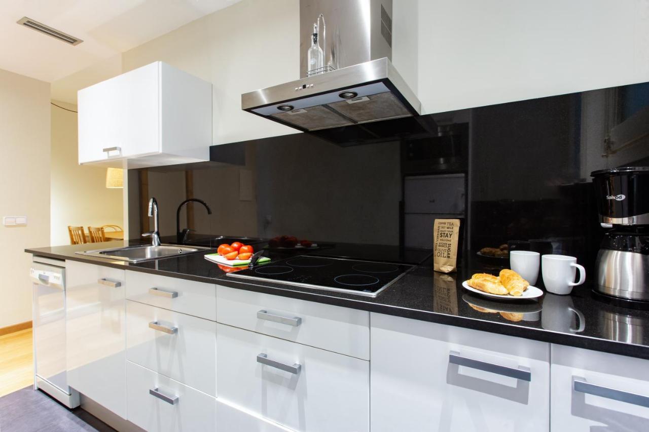 Friendly Rentals Gran Via Barcelona Exterior foto